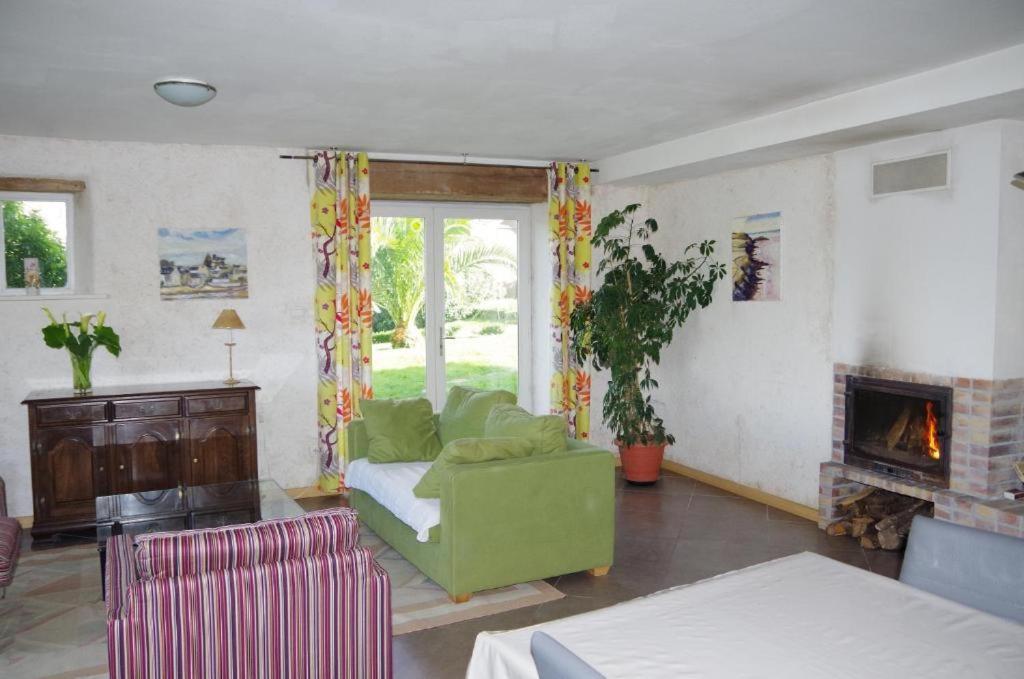 Gites Du Manoir De Goandour Крозон Стая снимка